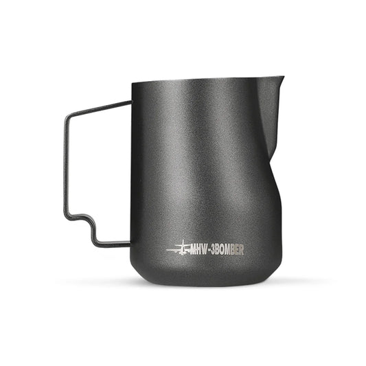 MHW-3BOMBER Turbo Milch Pitcher 350 ml matt schwarz Frontansicht